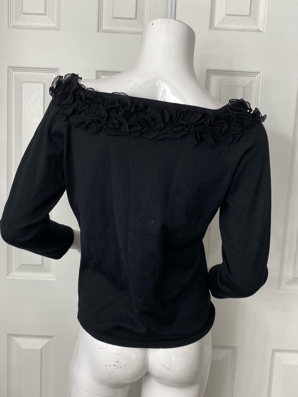 ‼️Silk Carlisle Black Floral Trim Boatneck Top - Picture 4 of 7